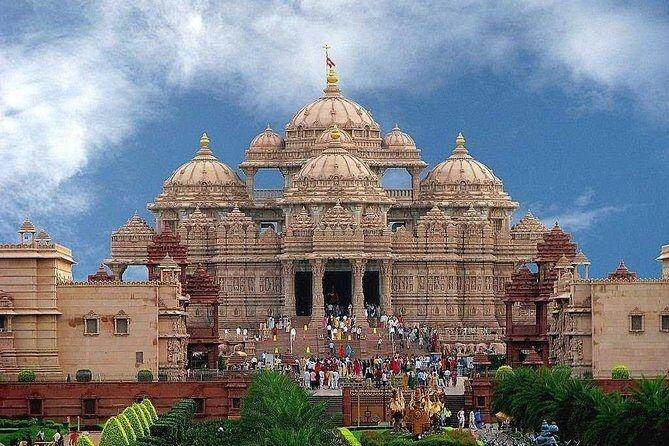 Akshardham Temple Delhi 2025: Architecture, Light Show & Darshan Guide